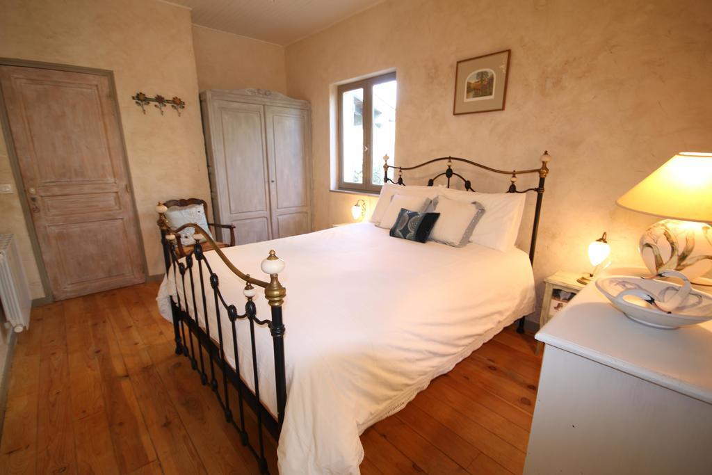 La Bergerie De Laval Bed and Breakfast Tourbes Kamer foto